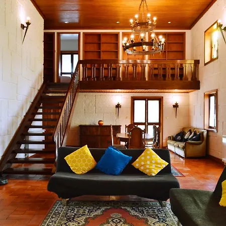 Casa Sao Pedro Каминья